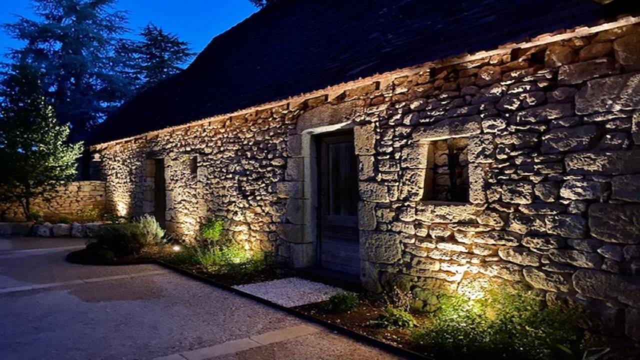 Domaine De Cazal - D'hotes Avec Piscine Au Coeur De 26 Hectares De Nature Preservee * Saint-Cyprien (Dordogne)
