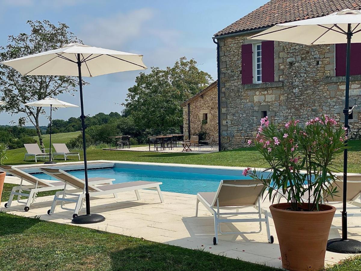Domaine De Cazal - D'hotes Avec Piscine Au Coeur De 26 Hectares De Nature Preservee * Saint-Cyprien (Dordogne)